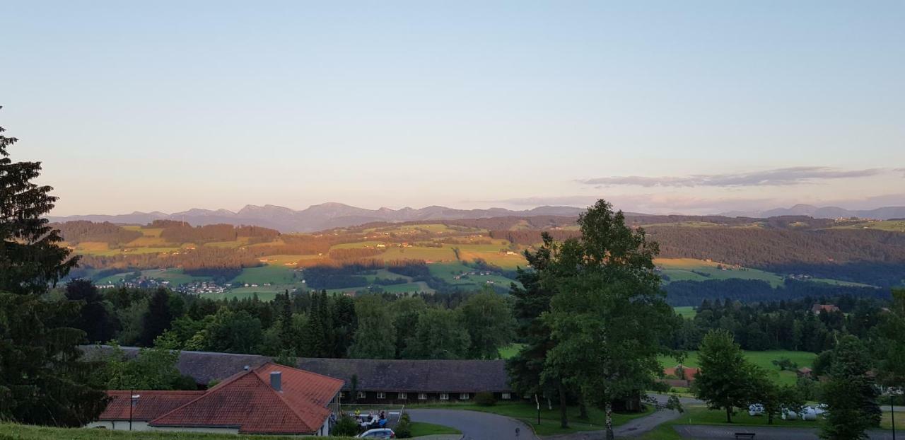 Schoenblick Hotel Garni Ferienwohnungen Линденберг-им-Алльгой Экстерьер фото